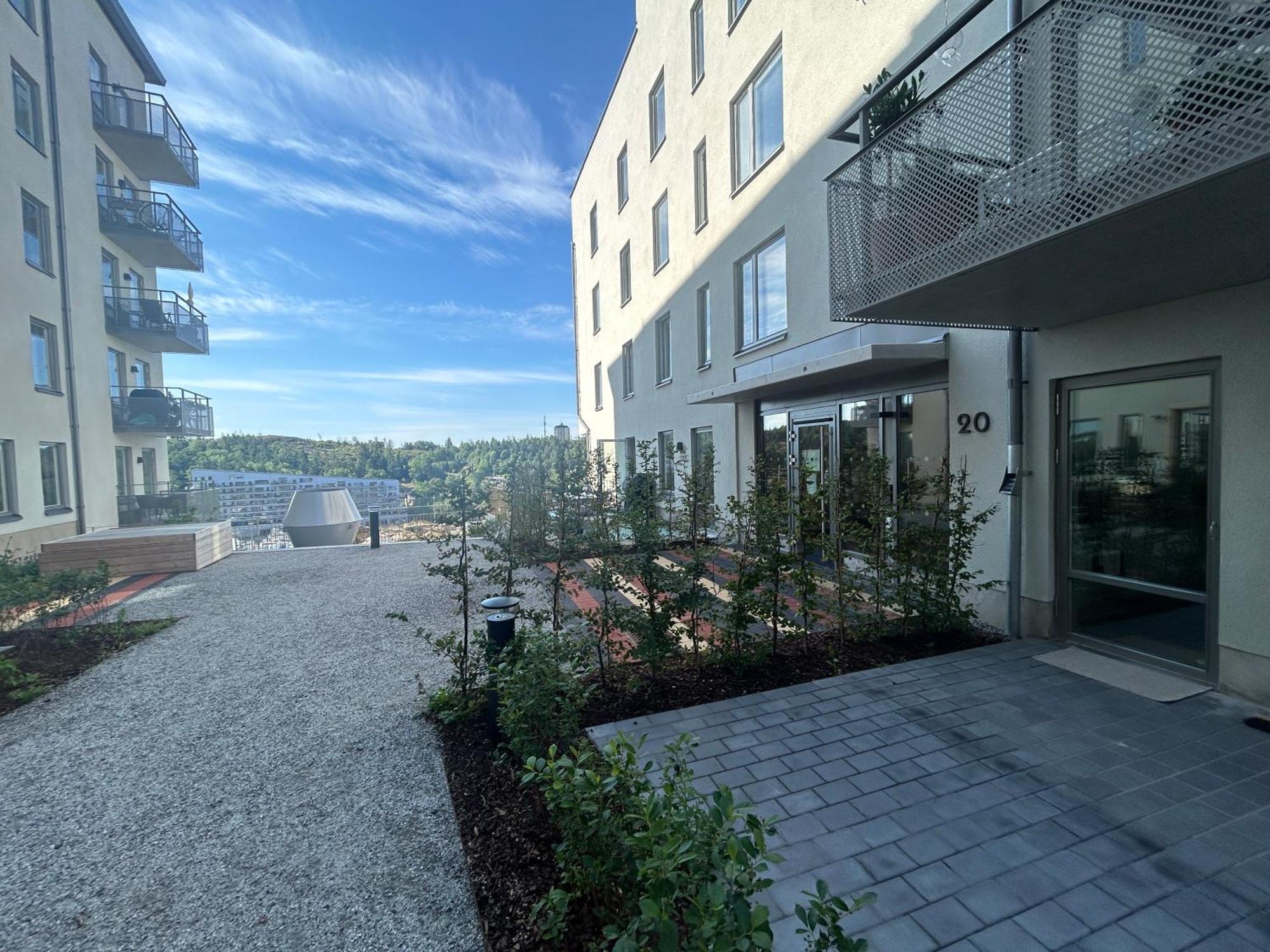 Newly Built Bright Apartment, Close To Everything If You Want To Visit Stockholm, You Will Find The Perfect Accommodation Here! Ferry Line 80 Makes It Very Convenient And Easy To Get To The City Center Nacka Dış mekan fotoğraf
